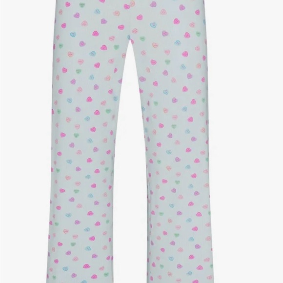 SKIMS Sleep Set |Candy Hearts Print 💕 (Limited Edition) - Picture 3 of 9